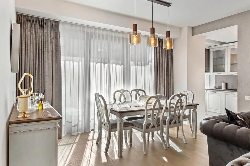 Apartament cu 3 camere decomandat, mobilat în Primăverii