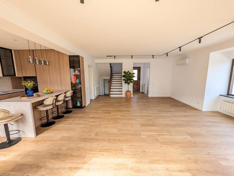 Duplex cu 5 camere cu Canalizare în Otopeni
