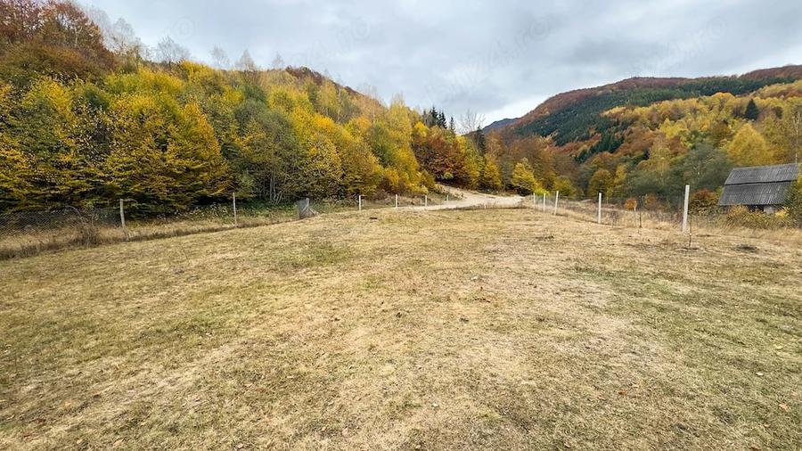 Teren de 2419 mp, în Iscroni