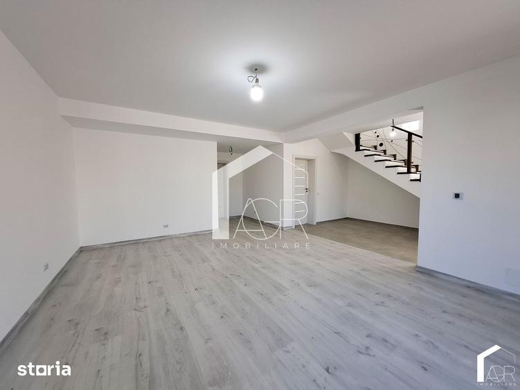 Casă cu 5 camere cu Teren 550 Mp în Păulești