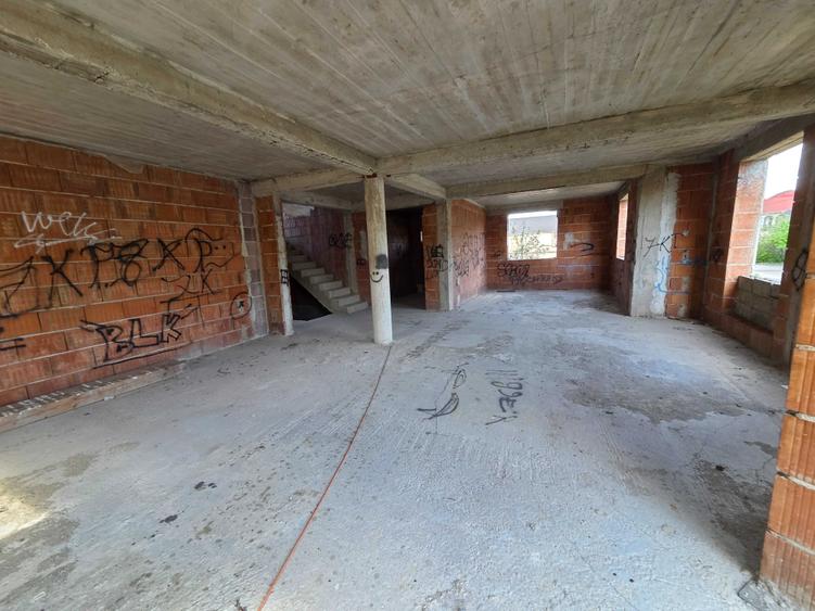 Casă cu 4 camere în Sânmartin