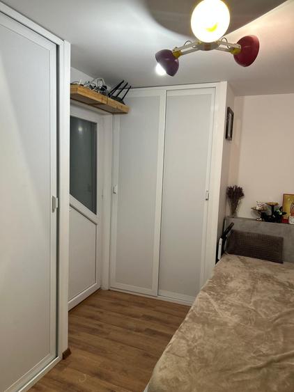 Casă cu 4 camere în Cerbu