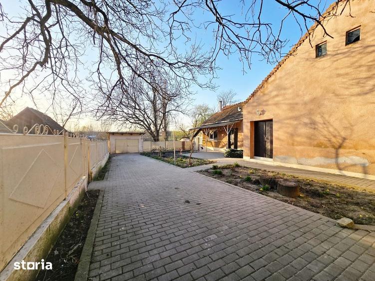 Casă cu 5 camere cu Teren 2452 Mp în Central