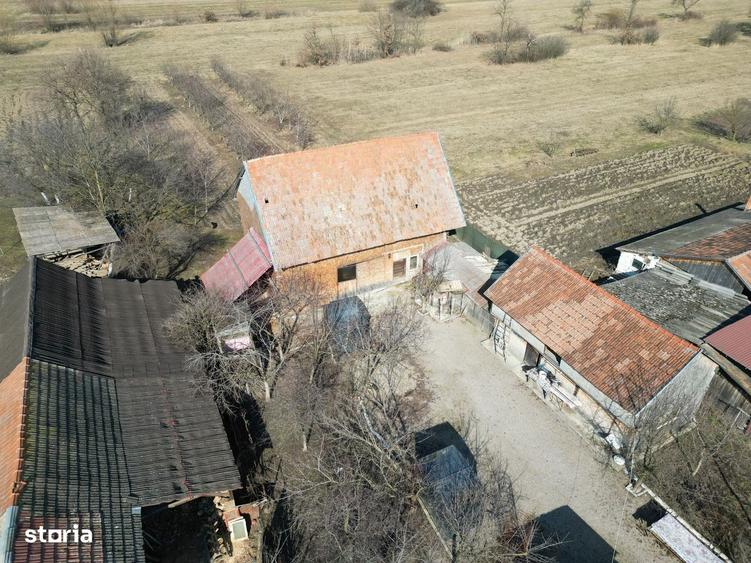 Casă cu 4 camere în Pachia