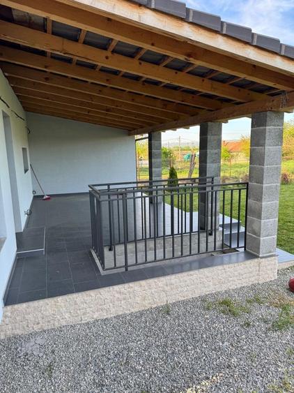Casă cu 3 camere cu Teren 1006 Mp în Teiu