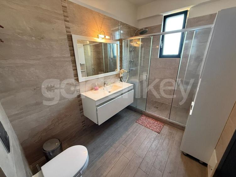 Apartament cu 2 camere decomandat, mobilat în Central