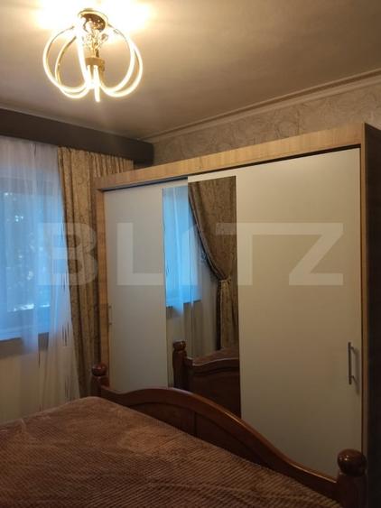 Apartament cu 3 camere semidecomandat, mobilat în Central