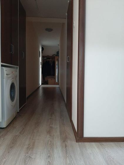 Apartament cu 3 camere decomandat în Apusului