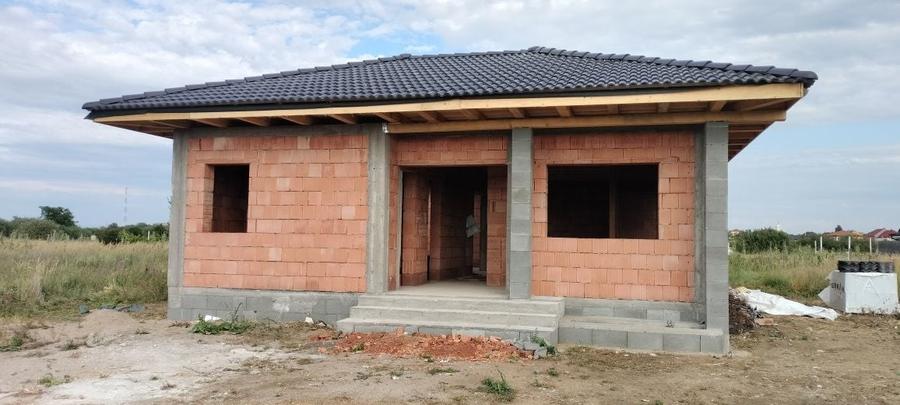 Casă cu 3 camere în Păulești