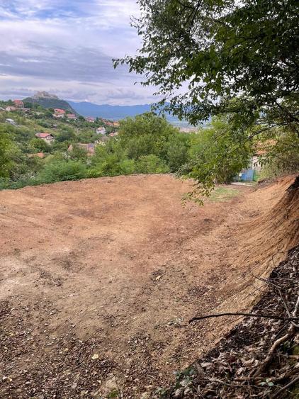 Teren de 465 mp, în Deve