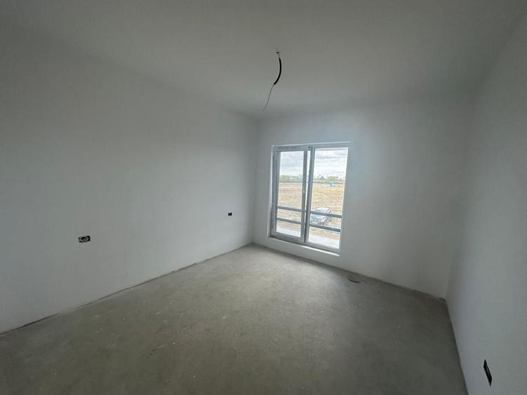 Duplex cu 4 camere cu Canalizare în Dumbrăvița