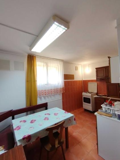 Ofer spre inchiriere apartamtent cu 2 camere in zona centrala - 7