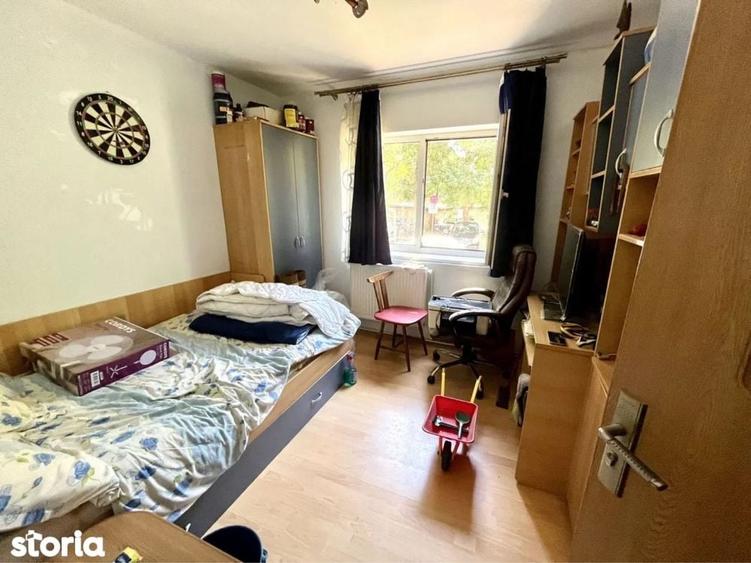 Apartament cu 3 camere decomandat în Lipovei