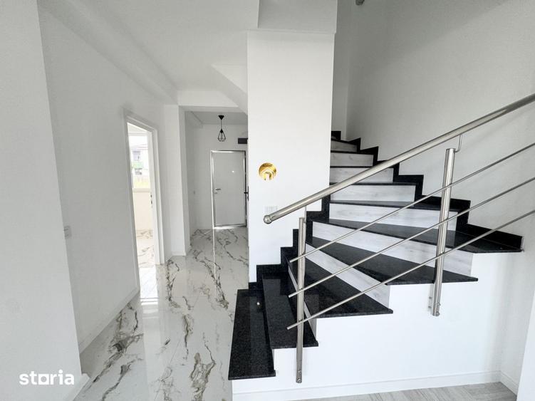 Casă cu 4 camere cu Teren 175 Mp în Odăi