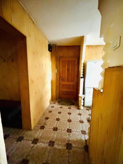 Apartament cu 3 camere decomandat în Vitrometan