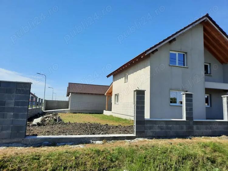 Casă cu 3 camere cu Teren 550 Mp în Beregsău Mare