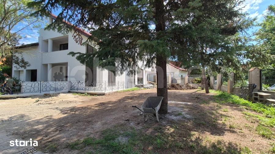 Casă cu 7 camere cu Teren 600 Mp în Central