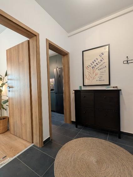 Apartament cu 2 camere semidecomandat, mobilat în Berceni