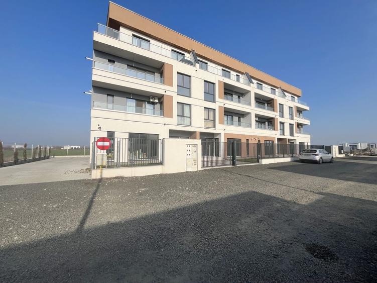 Apartament cu 3 camere decomandat în Torontalului