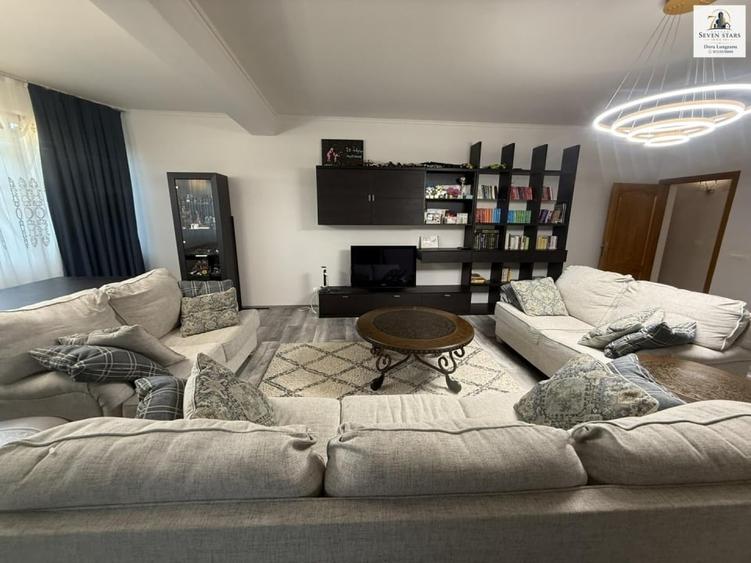 Apartament cu 10 camere, mobilat în Central