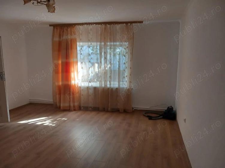 Apartament cu 3 camere decomandat în Agigea