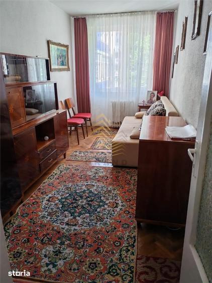 Apartament cu 3 camere decomandat în Decebal