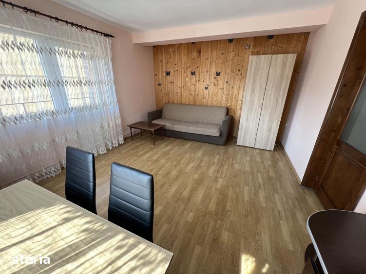 Apartament cu 3 camere decomandat în Turnișor