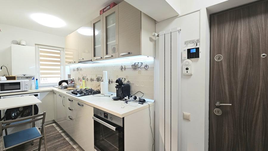 Apartament cu 2 camere decomandat, mobilat în Predeal
