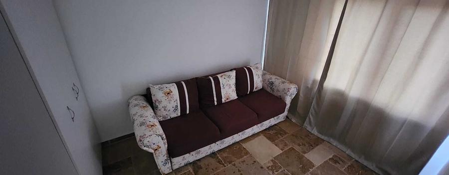Apartament cu 3 camere semidecomandat în 1 Mai