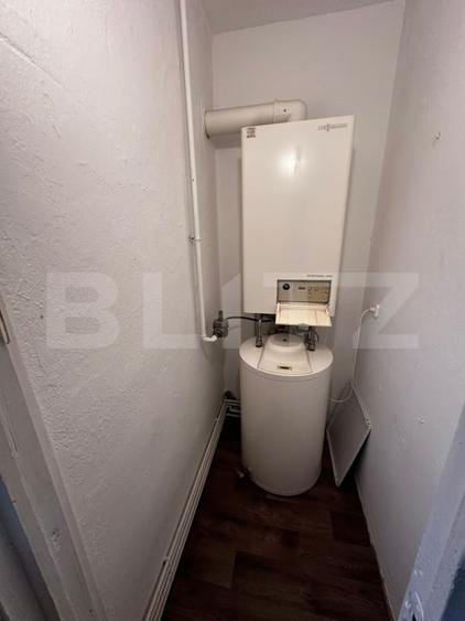 Apartament cu 4 camere decomandat, mobilat în Micro 15