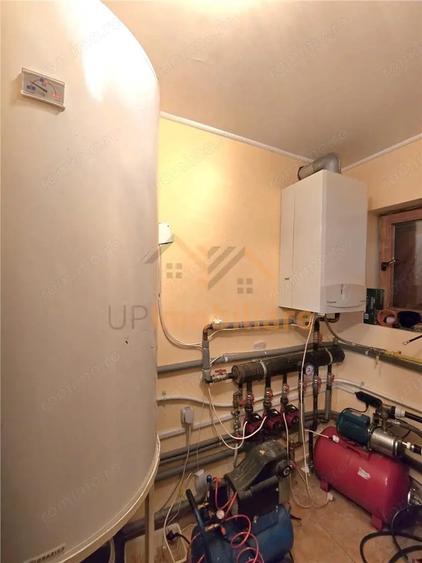 Casă cu 6 camere cu Teren 1761 Mp în Izlaz