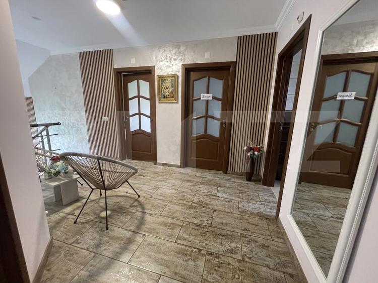 Casă individuală cu 6 camere cu Canalizare în Est