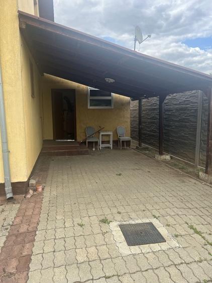 Casă individuală cu 5 camere cu Canalizare în Giarmata