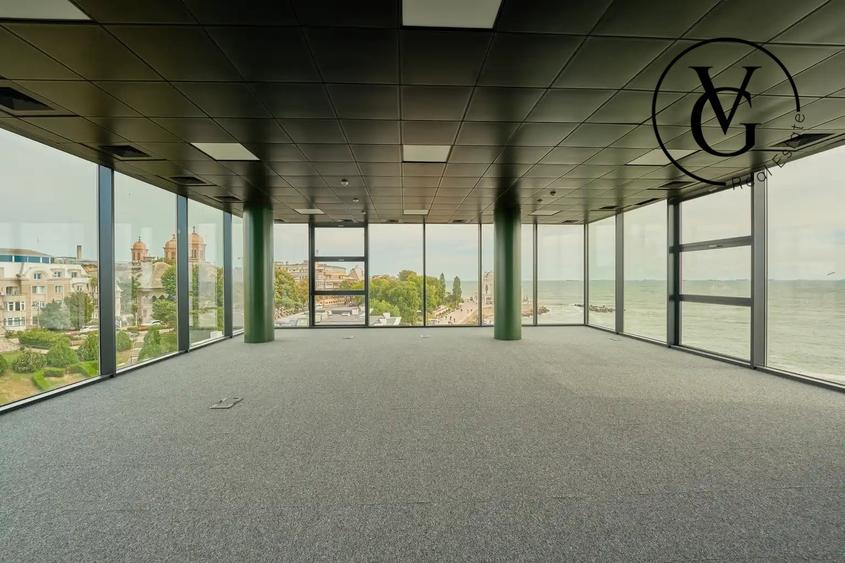 Spațiu comercial, de 963.90002441406 mp, în Peninsula
