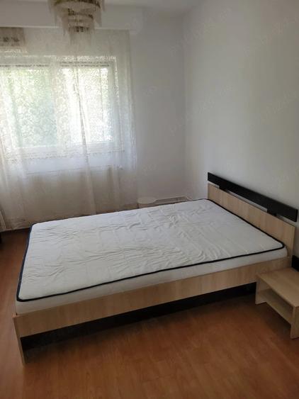 Apartament cu 3 camere decomandat în Aviației