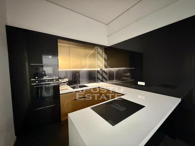 Apartament cu 4 camere semidecomandat, mobilat în P-ța Maria