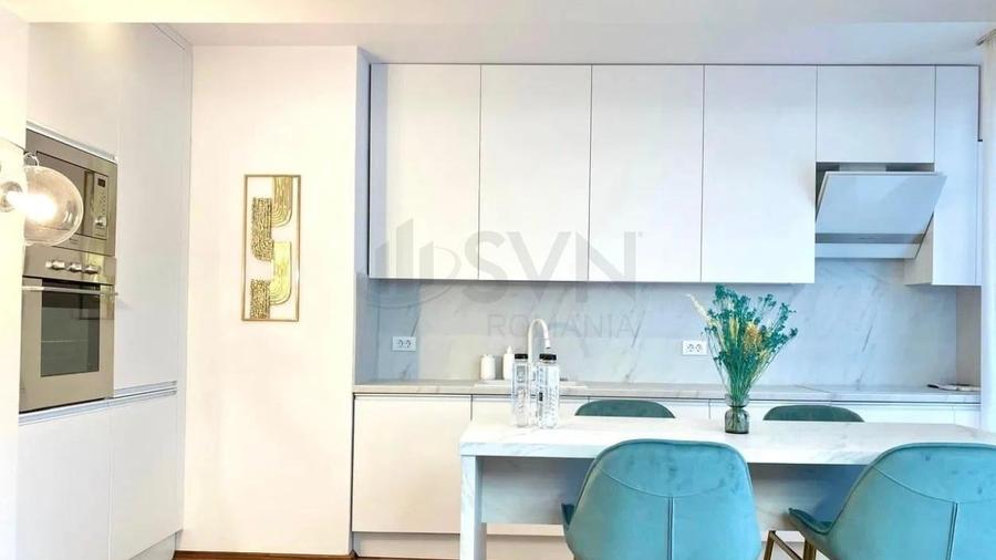 Apartament cu 3 camere semidecomandat, mobilat în Nordului