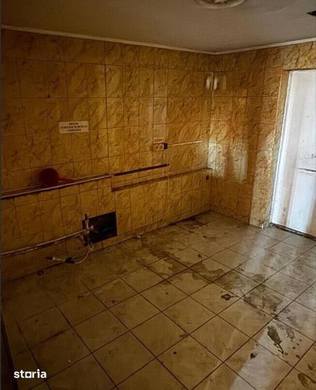 Spațiu comercial, de 598 mp, în Tisău