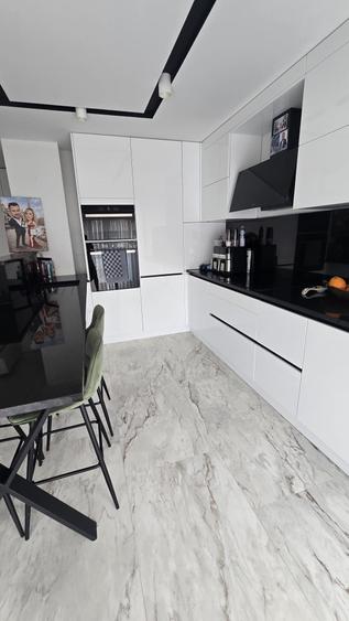 Apartament cu 3 camere decomandat în Dacia