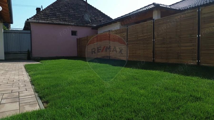 Casă cu Teren 300 Mp în Central