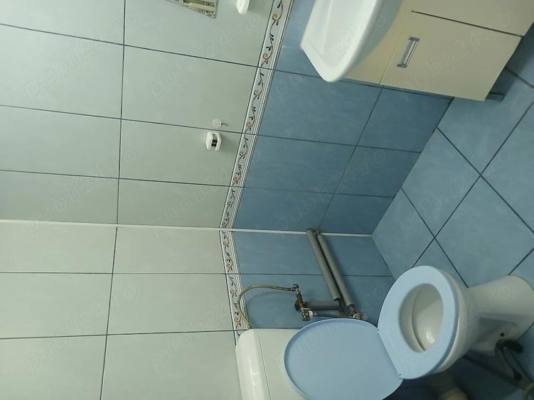 Garsonieră decomandată în Vest