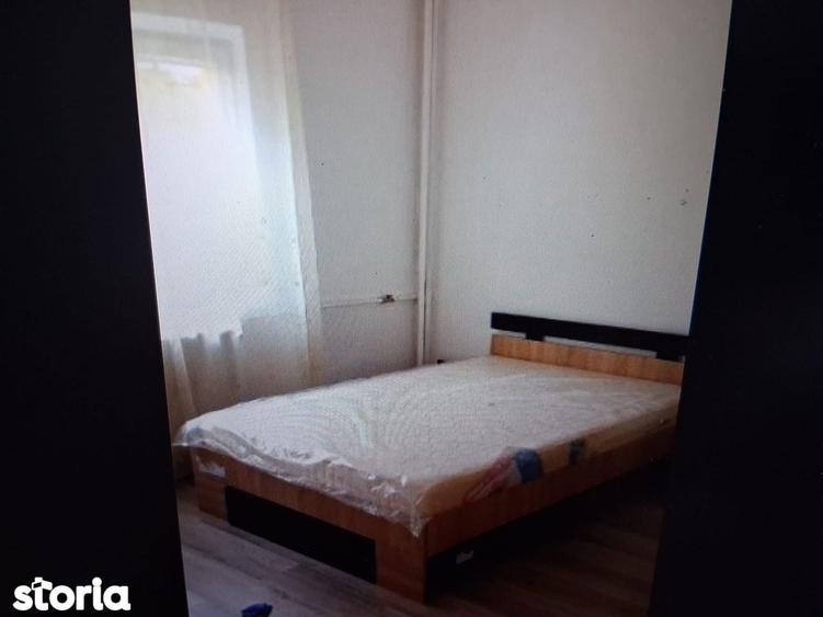 Apartament cu 2 camere decomandat în Tei