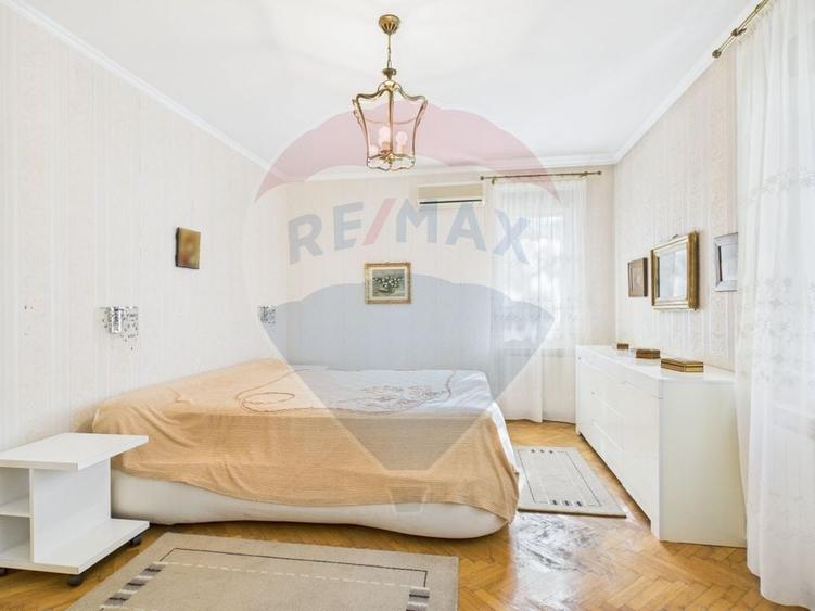 Casă cu 7 camere cu Piscina în Balotești