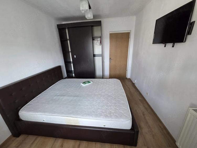 Apartament cu 3 camere semidecomandat în Dristor