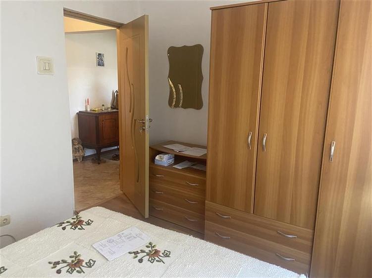 Apartament cu 2 camere decomandat, mobilat în Sud