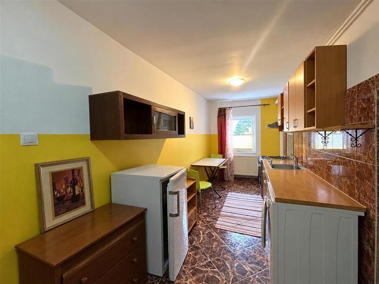 Apartament cu 2 camere decomandat, mobilat în Răcădău