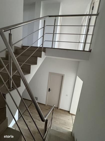 Casă cu 4 camere cu Teren 200 Mp în Central