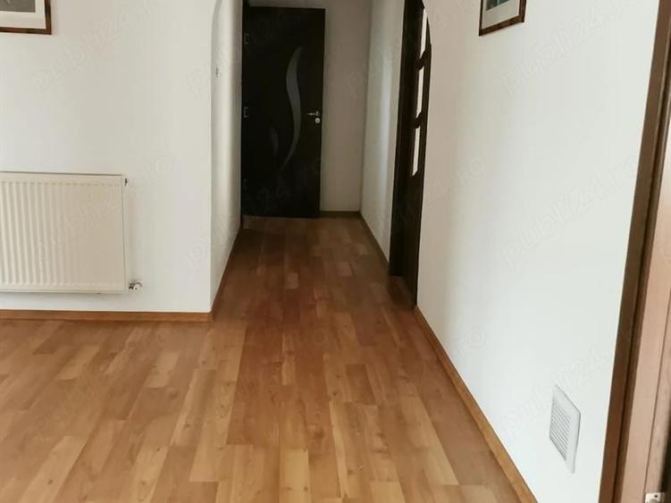 Casă individuală cu 4 camere cu Teren 500 Mp în Central