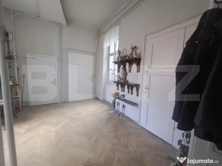 Apartament cu 4 camere decomandat în Centrul Istoric