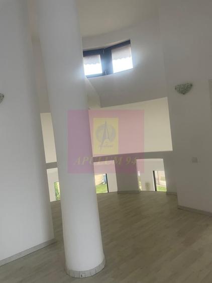Casă cu 5 camere în Berceni